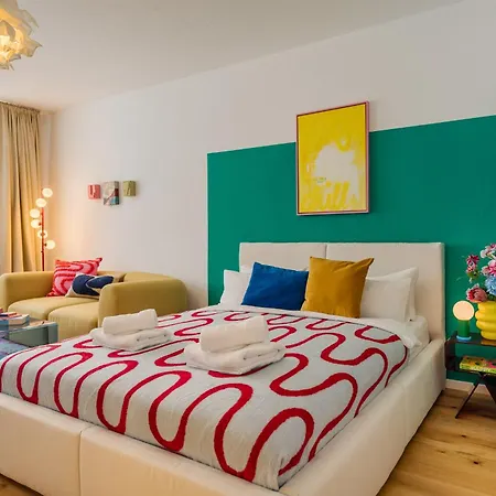 Grosszuegiges Design I 2 Schlafzimmer I Ruhig In Dritter Etage I Neustadt Dresden