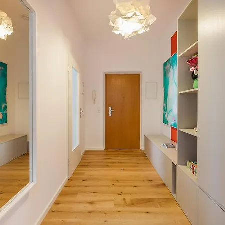Grosszuegiges Design I 2 Schlafzimmer I Ruhig In Dritter Etage I Neustadt Appartement Dresden