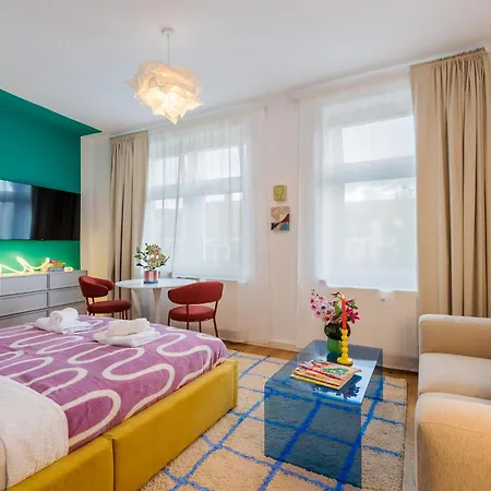 Appartement Grosszuegiges Design I 2 Schlafzimmer I Ruhig In Dritter Etage I Neustadt