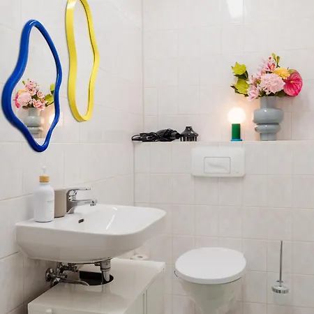 Appartement Grosszuegiges Design I 2 Schlafzimmer I Ruhig In Dritter Etage I Neustadt