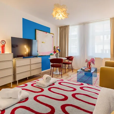 Grosszuegiges Design I 2 Schlafzimmer I Ruhig In Dritter Etage I Neustadt Appartement