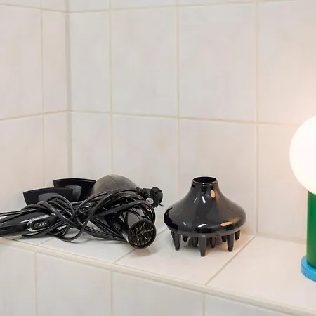 Grosszuegiges Design I 2 Schlafzimmer I Ruhig In Dritter Etage I Neustadt *