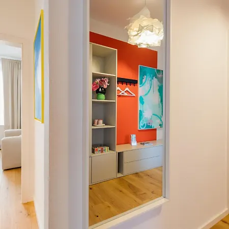 Appartement Grosszuegiges Design I 2 Schlafzimmer I Ruhig In Dritter Etage I Neustadt *