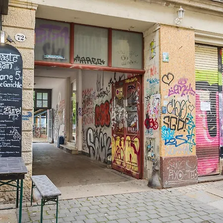 Grosszuegiges Design I 2 Schlafzimmer I Ruhig In Dritter Etage I Neustadt Appartement Dresden