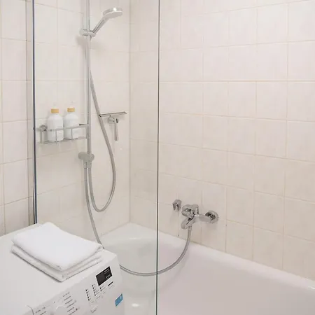 Grosszuegiges Design I 2 Schlafzimmer I Ruhig In Dritter Etage I Neustadt Appartement *